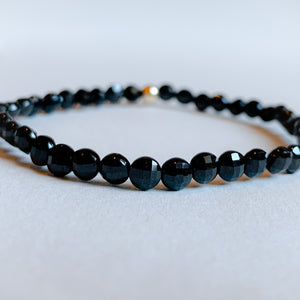 Black spinel bracelet